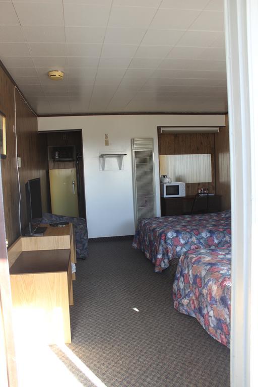 Raval Paradise Motel And Rv Park Youngstown Екстериор снимка