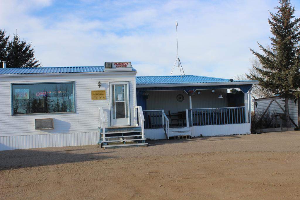 Raval Paradise Motel And Rv Park Youngstown Екстериор снимка