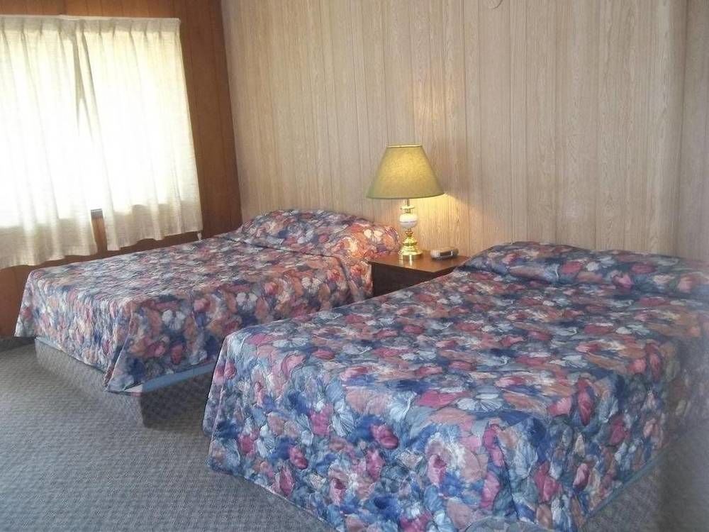 Raval Paradise Motel And Rv Park Youngstown Екстериор снимка