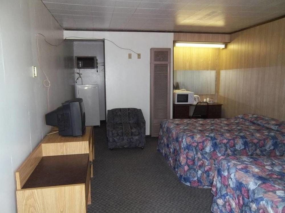 Raval Paradise Motel And Rv Park Youngstown Екстериор снимка