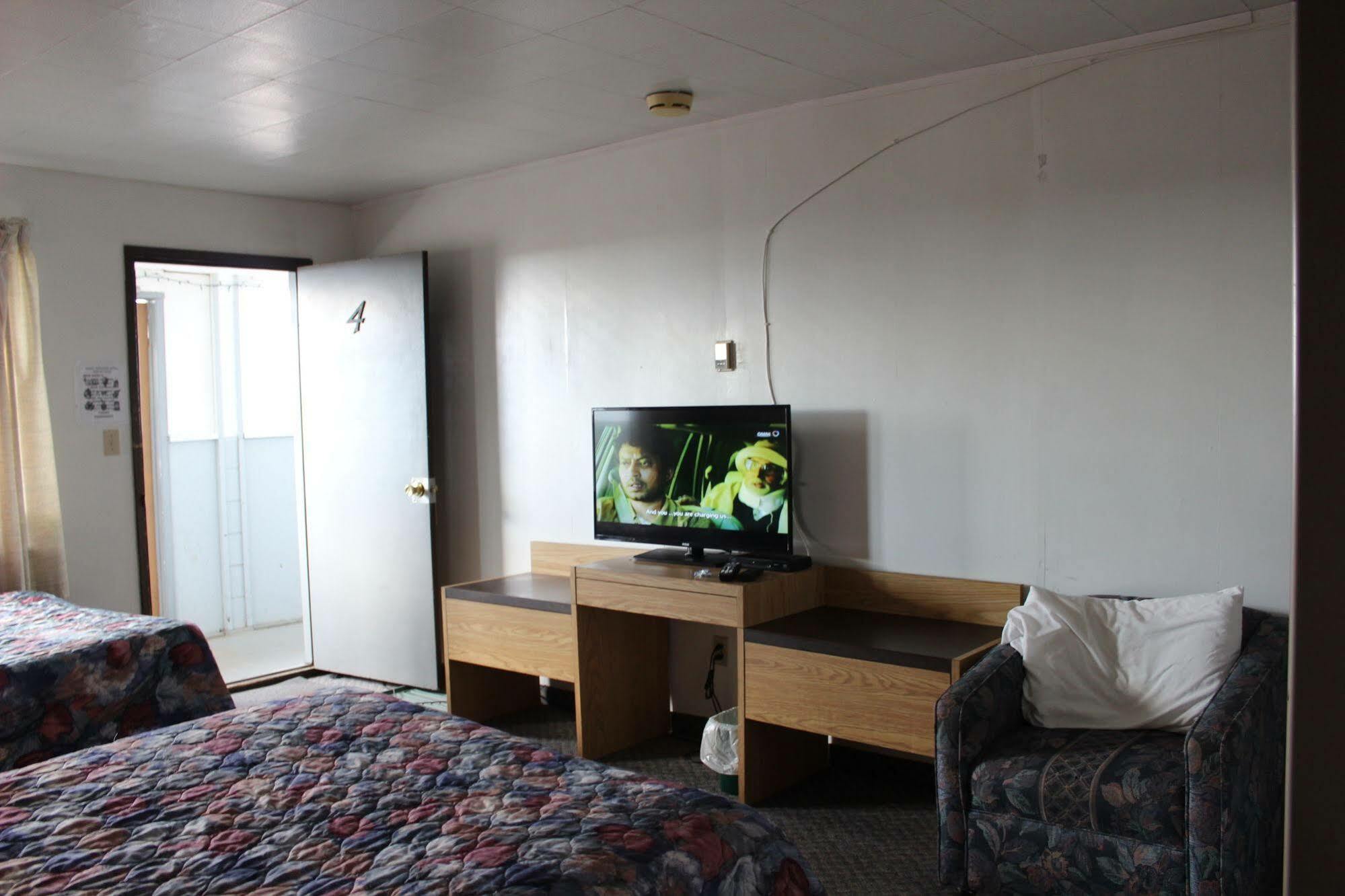 Raval Paradise Motel And Rv Park Youngstown Екстериор снимка
