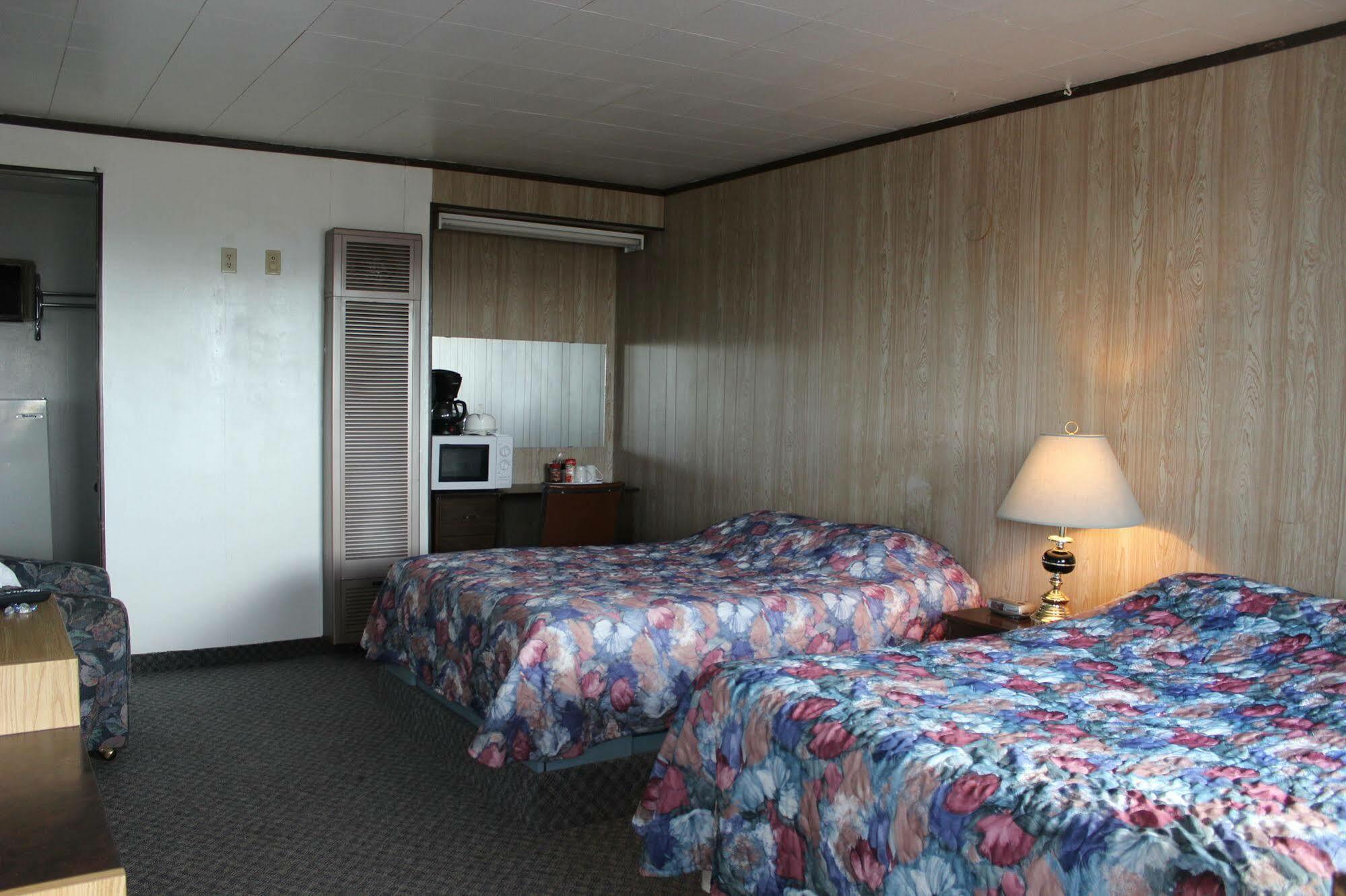 Raval Paradise Motel And Rv Park Youngstown Екстериор снимка