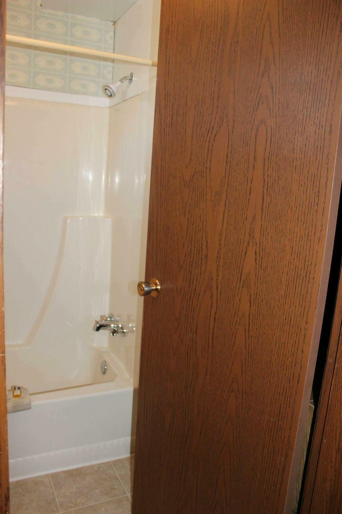 Raval Paradise Motel And Rv Park Youngstown Екстериор снимка